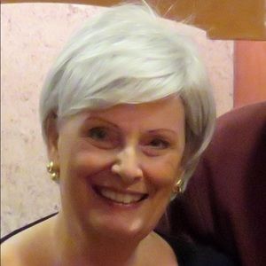 Meet your Posher, Lois